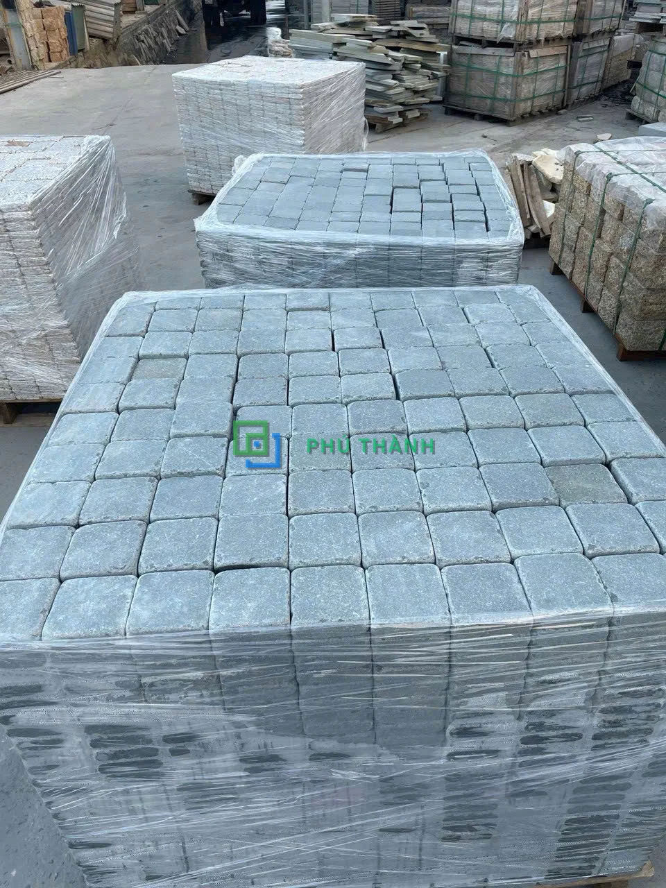 Đá cubic đóng kiện tại xưởng