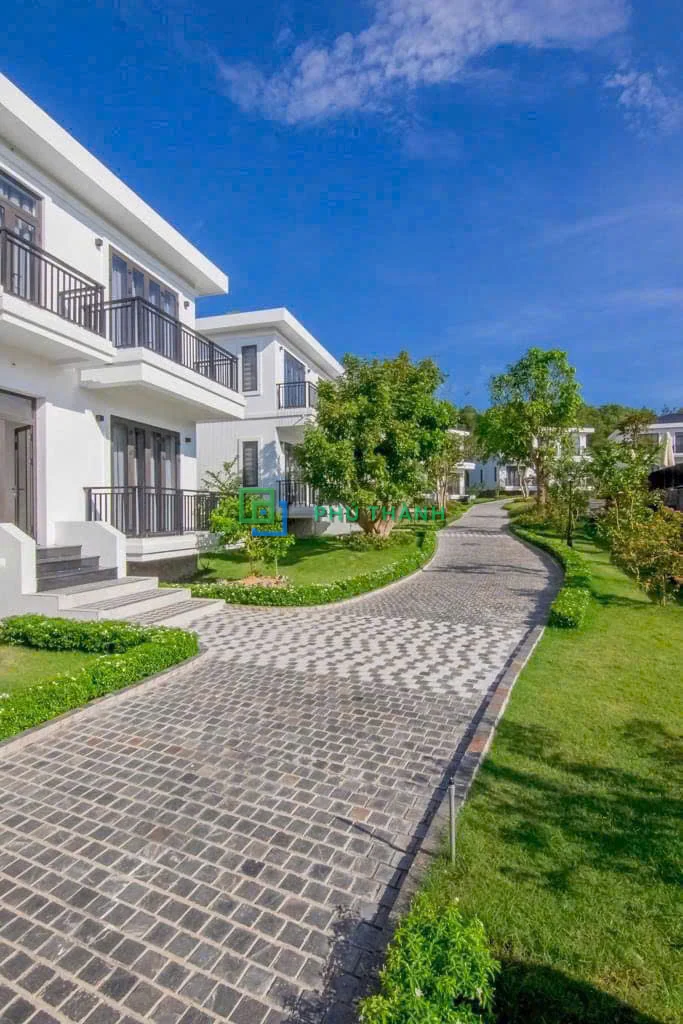 Lối đi khu biệt thự lát đá cubic