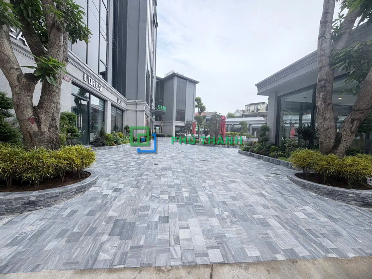 Quảng trường thương mại lát đá sọc Quỳ Hợp